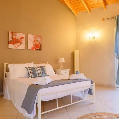 Lotza Estate 2 * Κυνοπιάστες