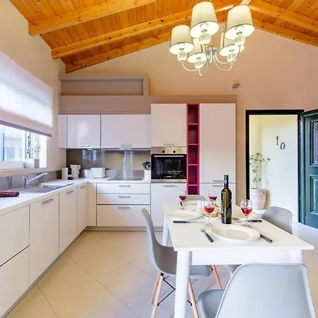 Lotza Estate 2 *